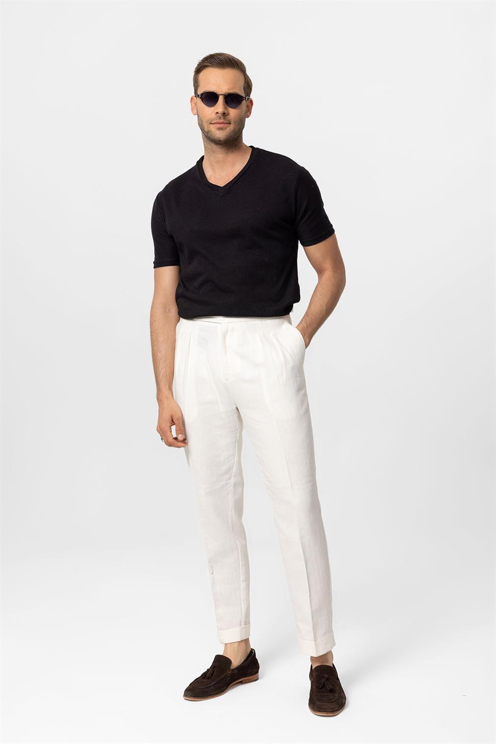 تي شيرت رجالي أساسي برقبة على شكل V