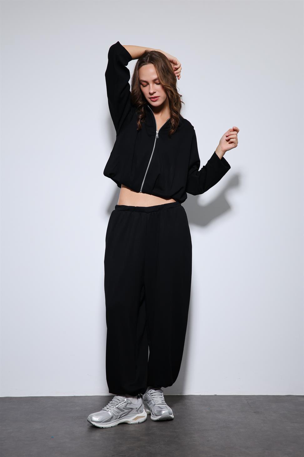 Antioch Siyah Volümlü Ceket ve Paça Lastikli Eşofman Takım