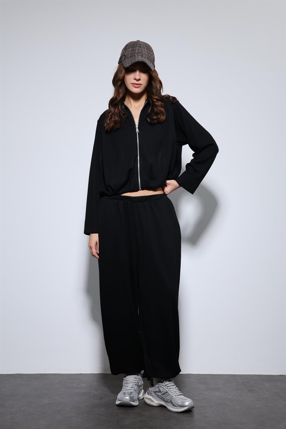 Antioch Siyah Volümlü Ceket ve Paça Lastikli Eşofman Takım