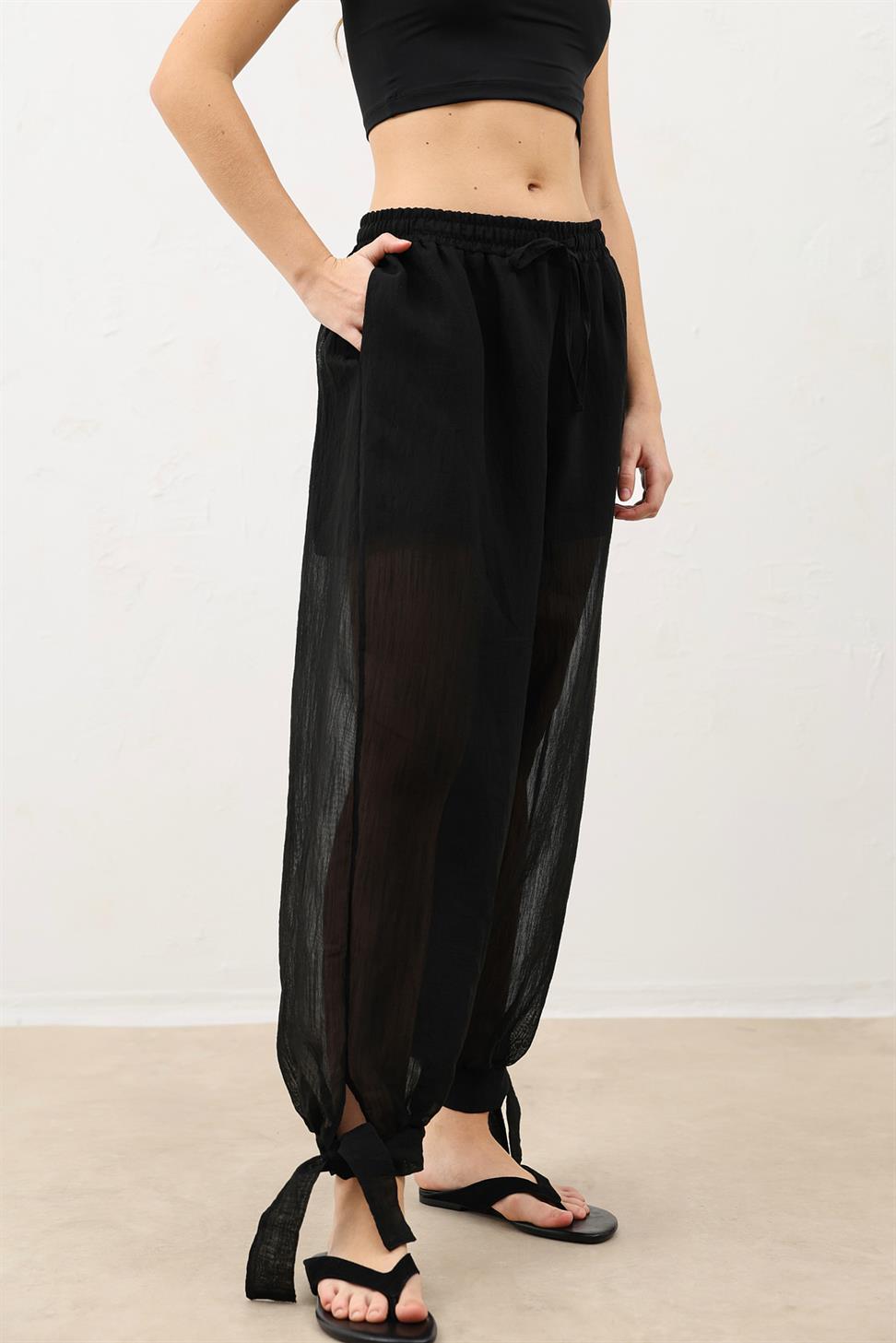 بنطال نسائي شبه شفاف