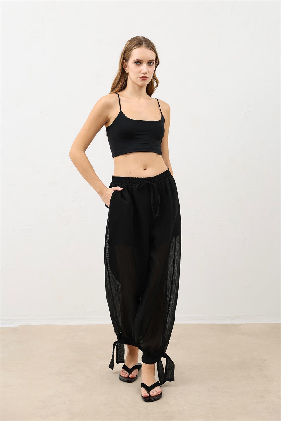 بنطال نسائي شبه شفاف