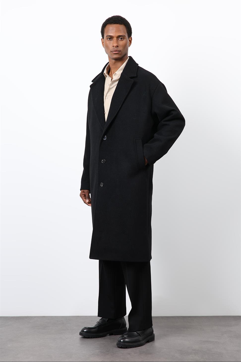 معطف رجالي كبير الحجم من مزيج الصوف