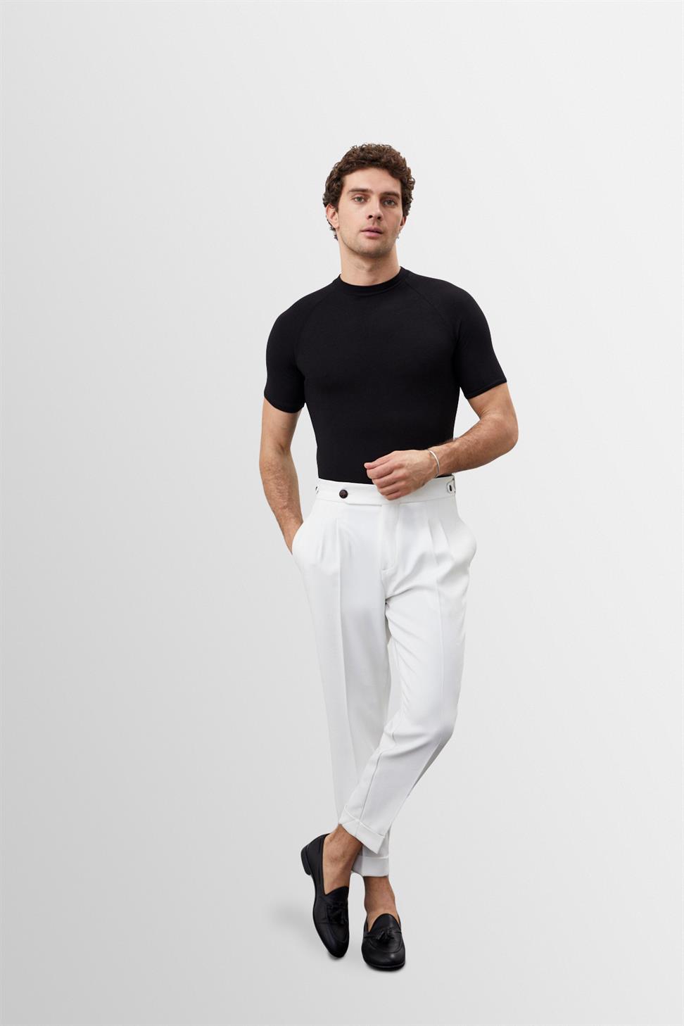 تي شيرت رجالي بقصة ضيقة وياقة دائرية