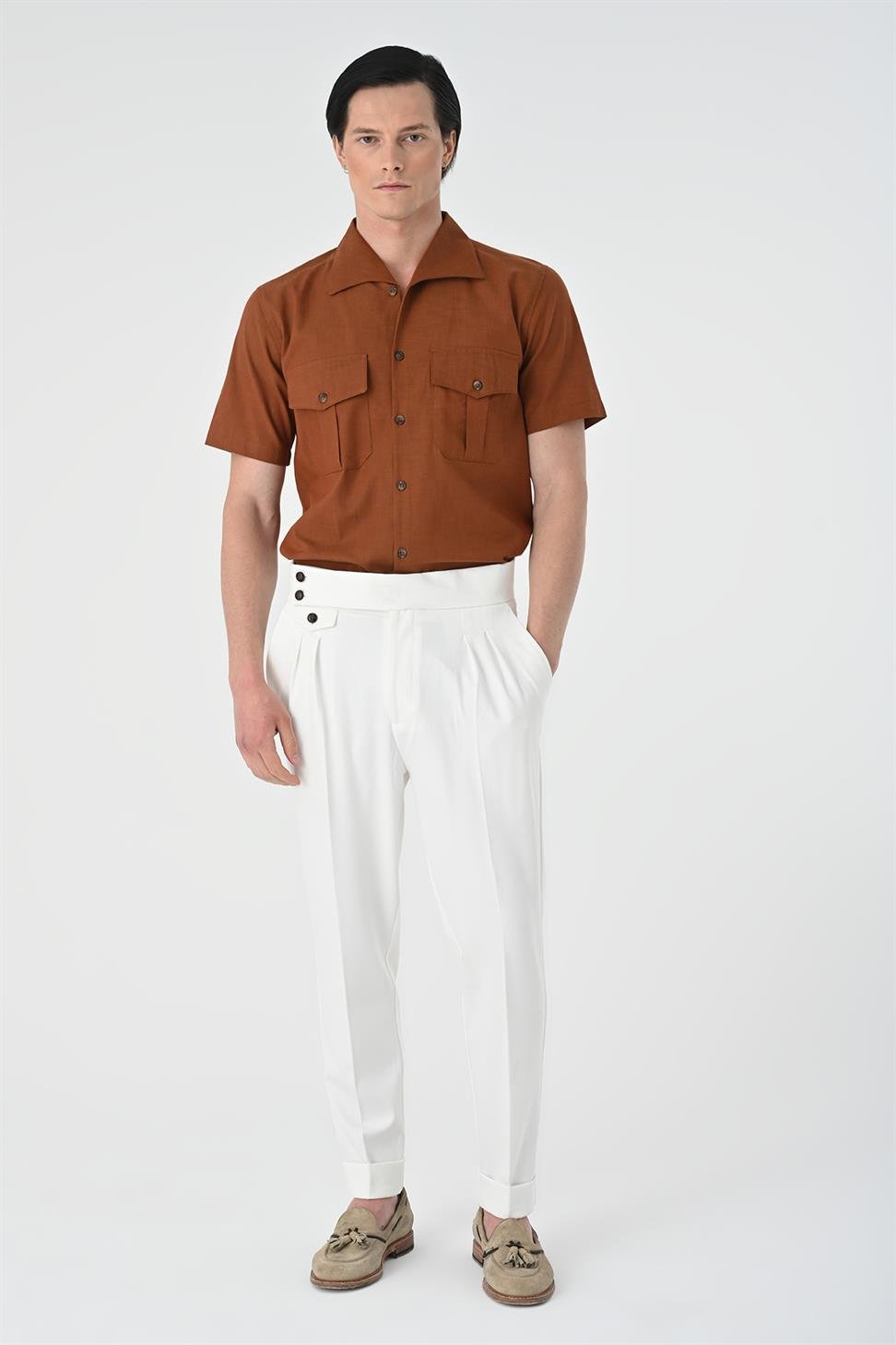 قميص رجالي بياقة واسعة وجيب مزدوج بقصة ضيقة