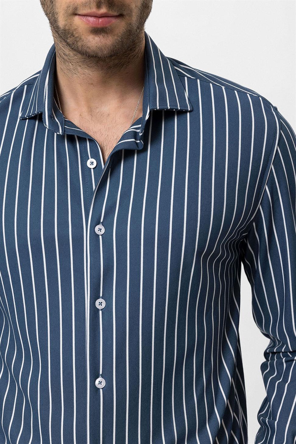 قميص رجالي مخطط بقصة ضيقة وأكمام طويلة