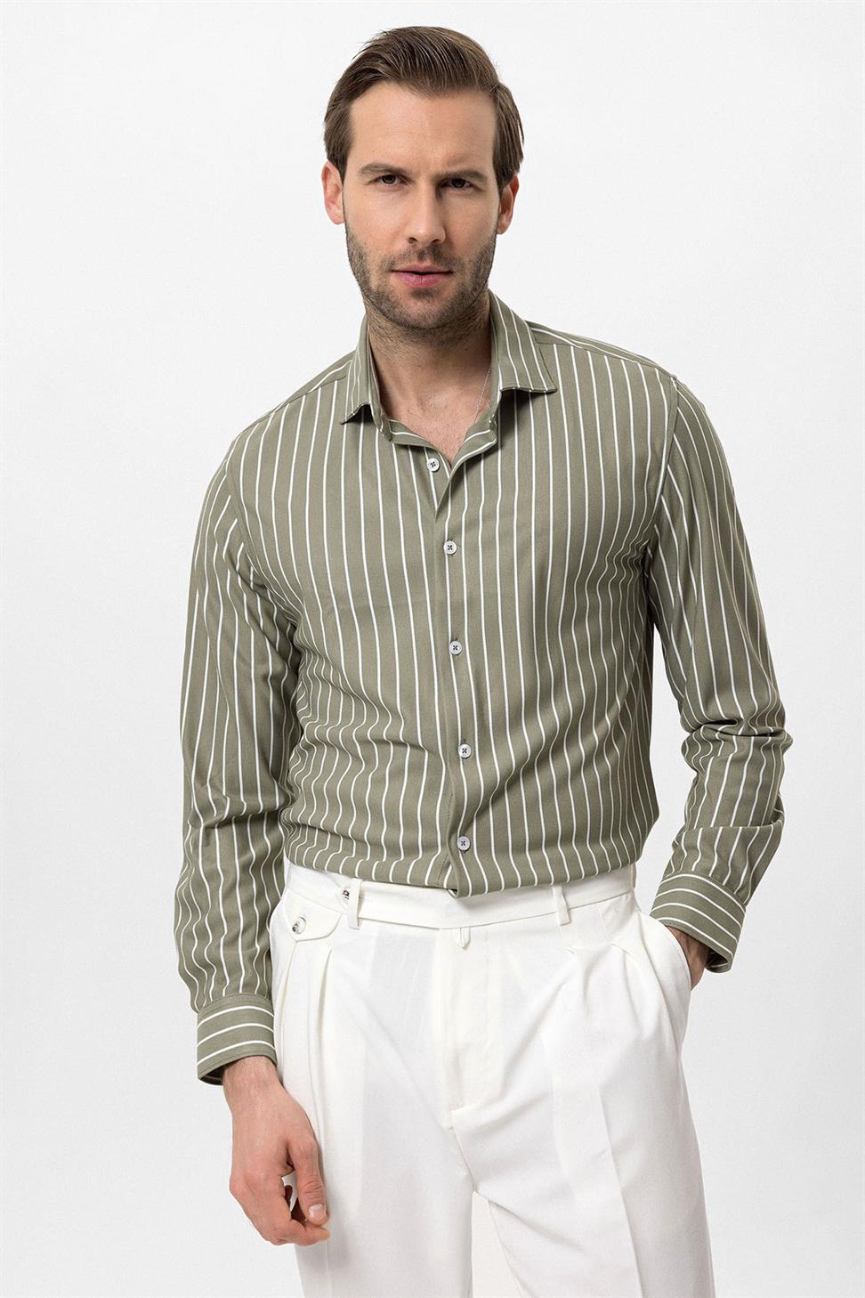 قميص رجالي مخطط بقصة ضيقة وأكمام طويلة