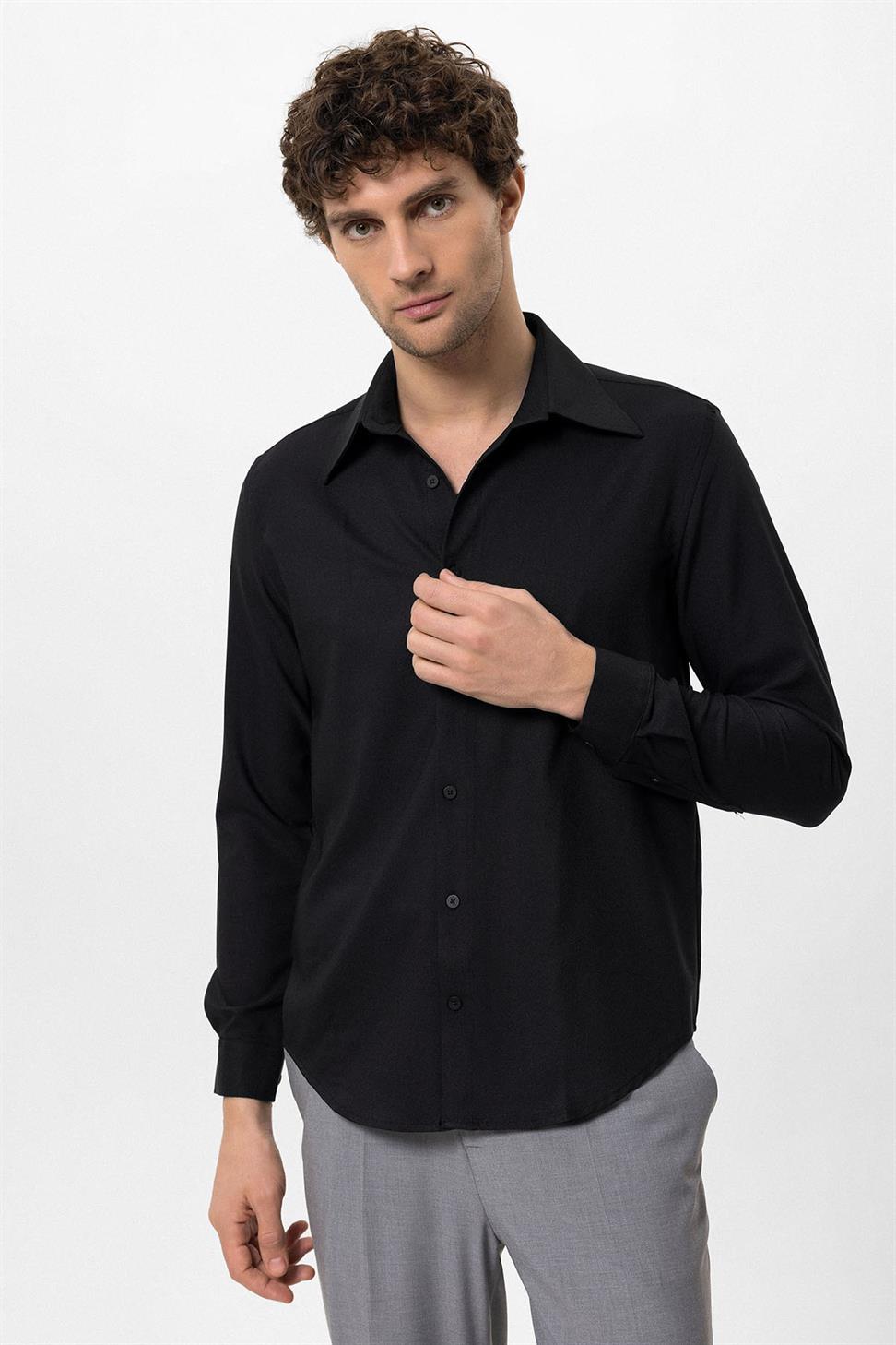قميص رجالي ذو قصة ضيقة وأكمام طويلة وياقة واسعة
