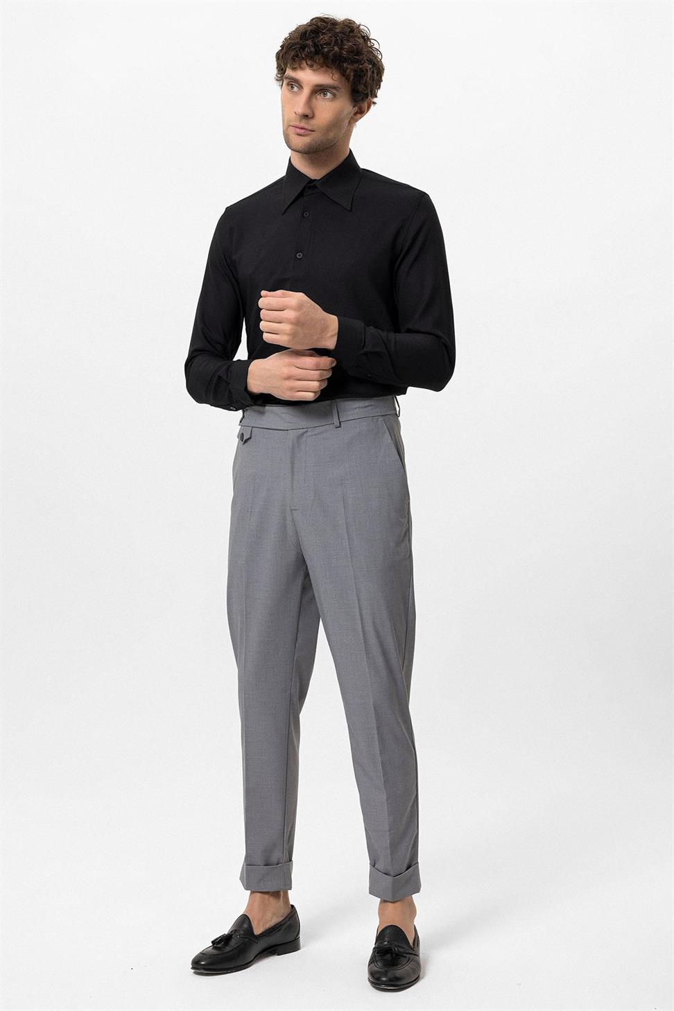 قميص رجالي ذو قصة ضيقة وأكمام طويلة وياقة واسعة