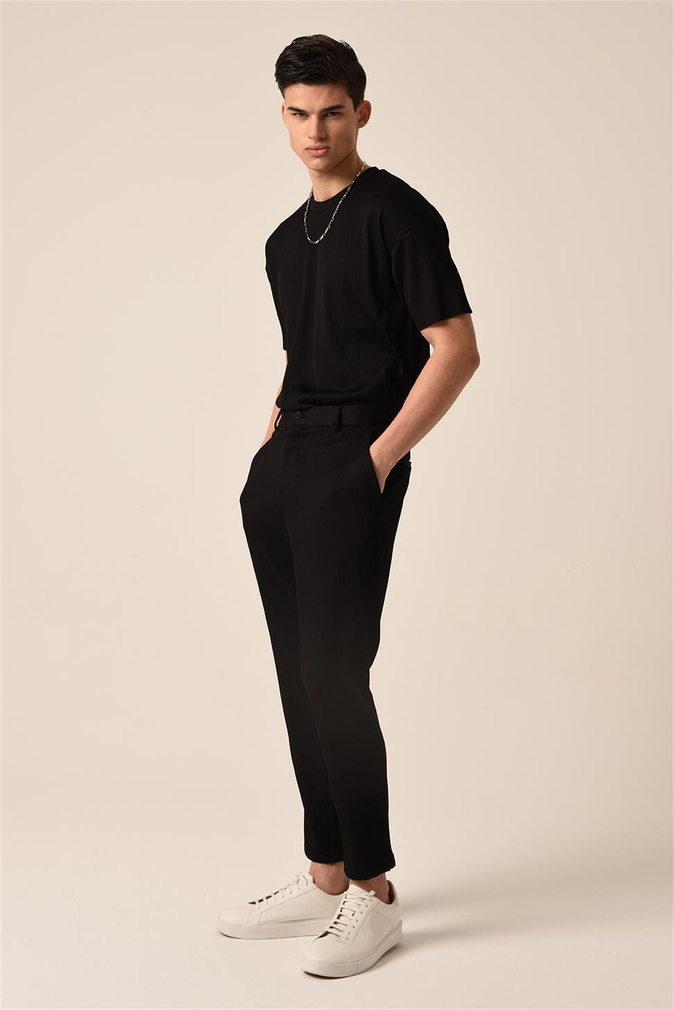 بنطال مضلع بقصة ضيقة