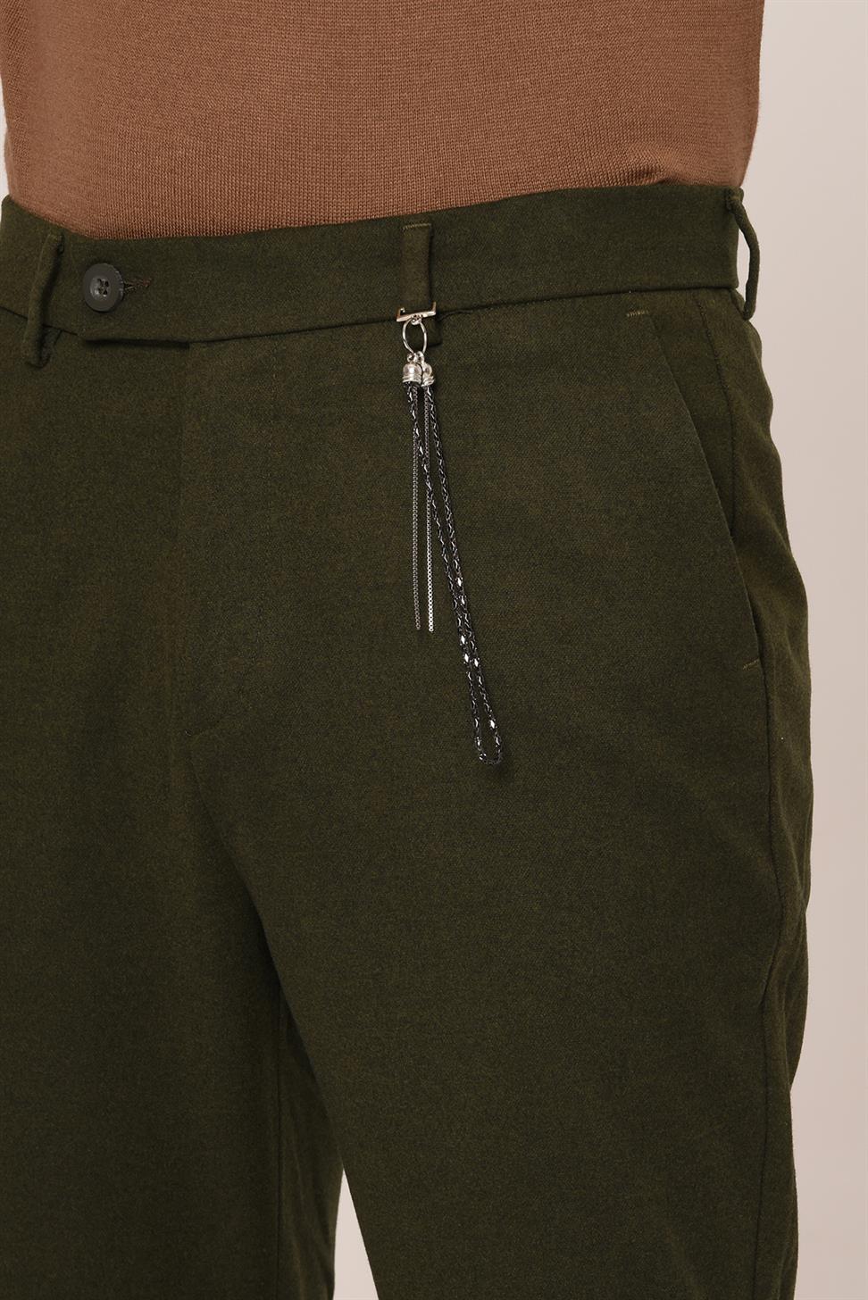 بنطلون قماش الفانيلا ذو قصة ضيقة