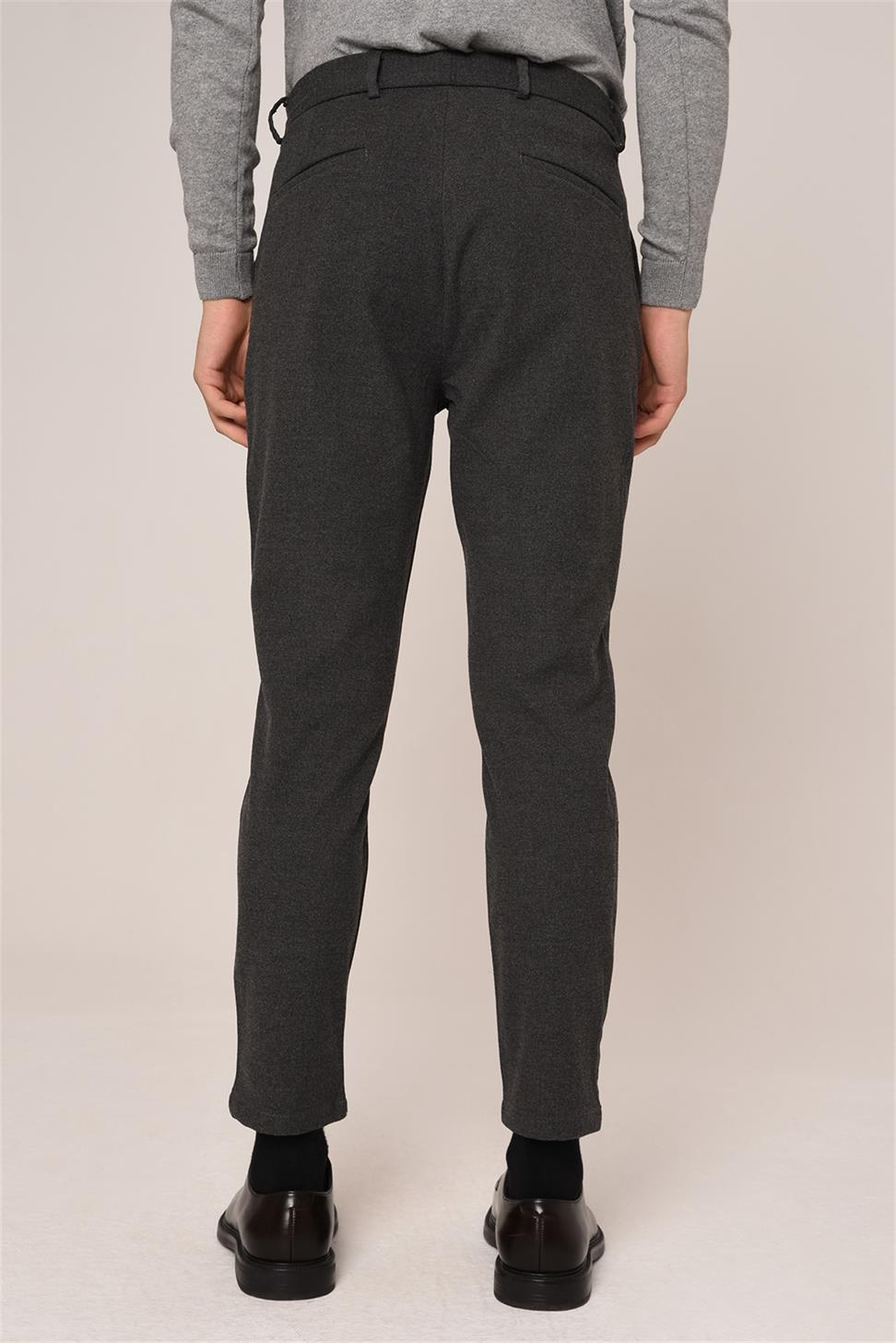 بنطلون قماش الفانيلا ذو قصة ضيقة