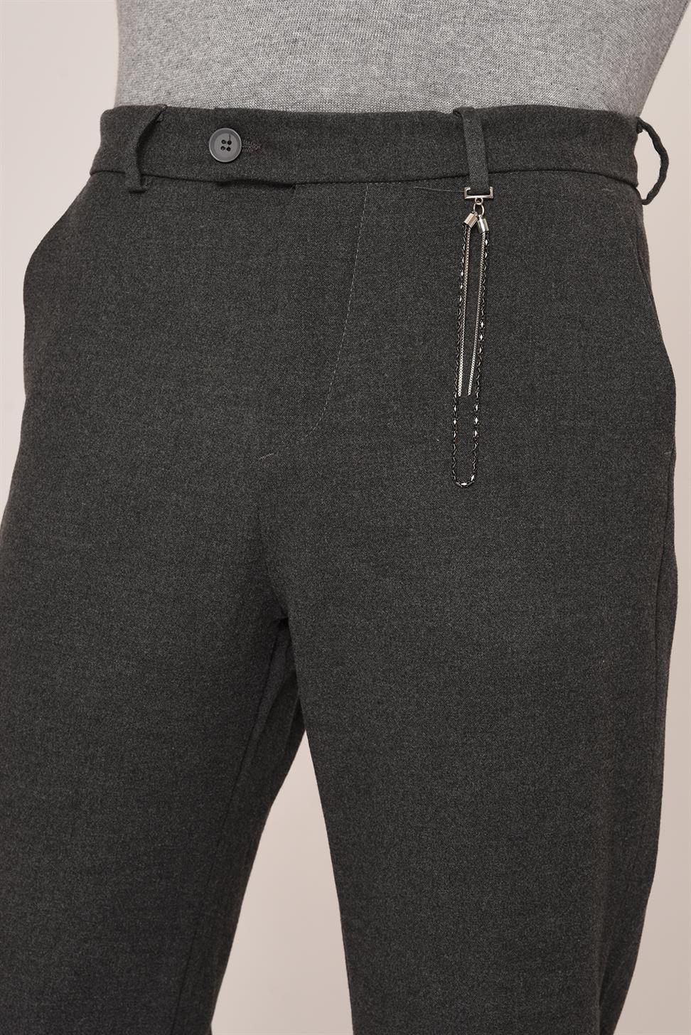 بنطلون قماش الفانيلا ذو قصة ضيقة