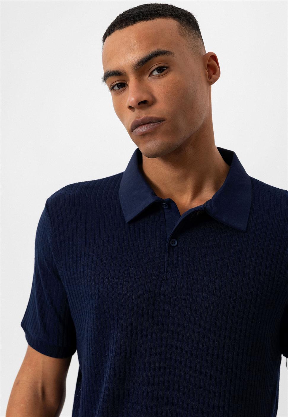 تي شيرت بولو ياكا إركيك بقصة ضيقة