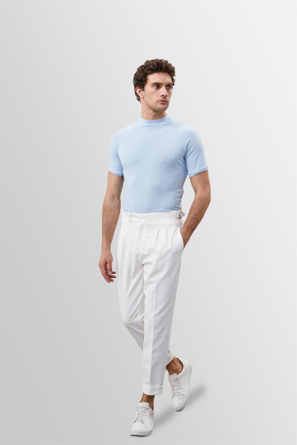 تي شيرت رجالي بقصة ضيقة وياقة دائرية