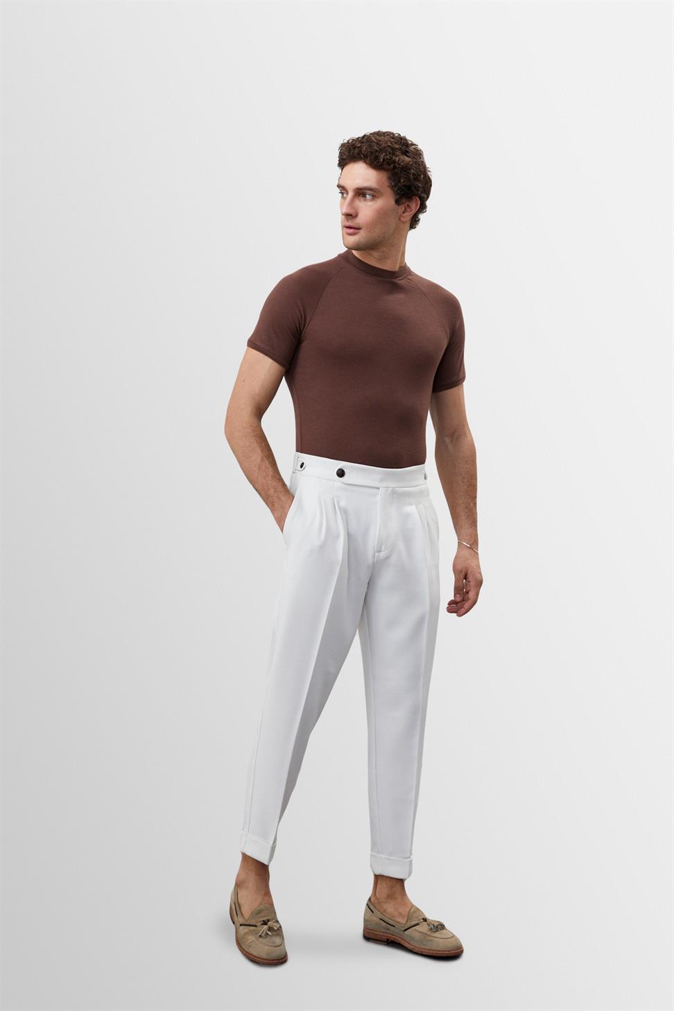 تي شيرت رجالي بقصة ضيقة وياقة دائرية