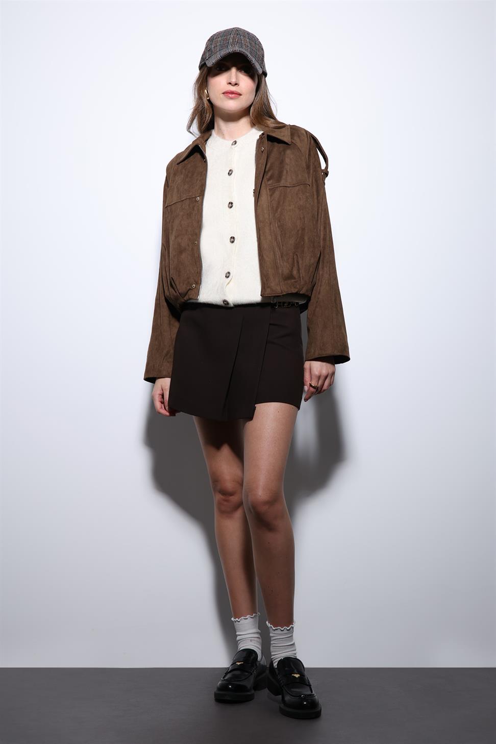 جاكيت بومبر للسيدات بمظهر الجلد المدبوغ