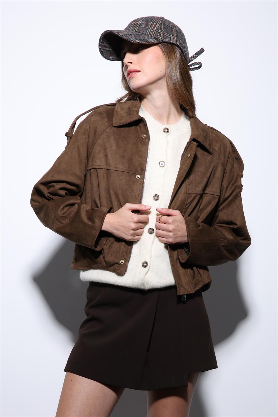 جاكيت بومبر للسيدات بمظهر الجلد المدبوغ