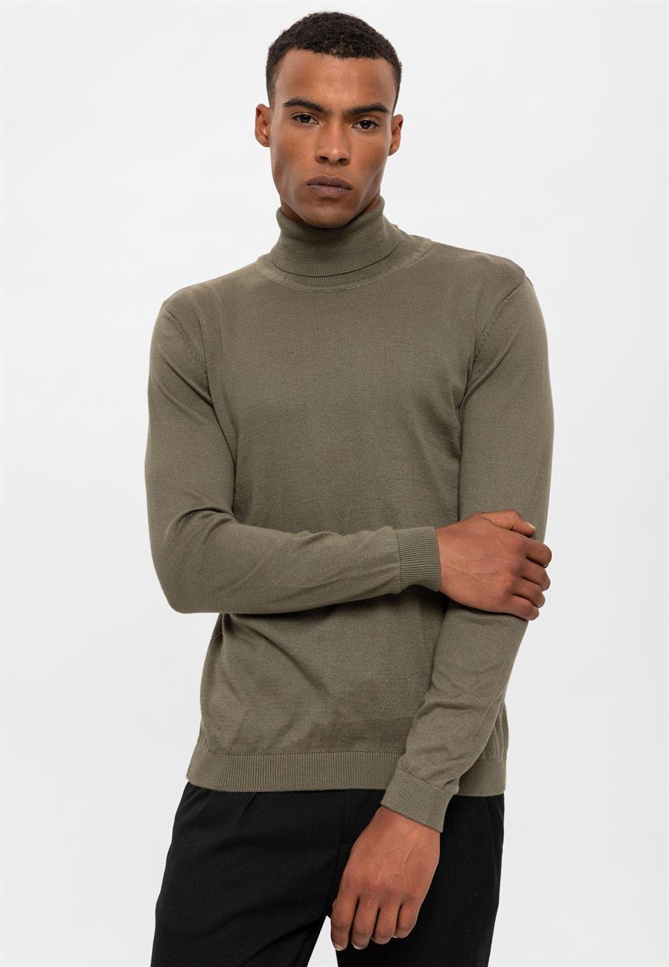 ملابس تريكو رجالية كاملة السلحفاة