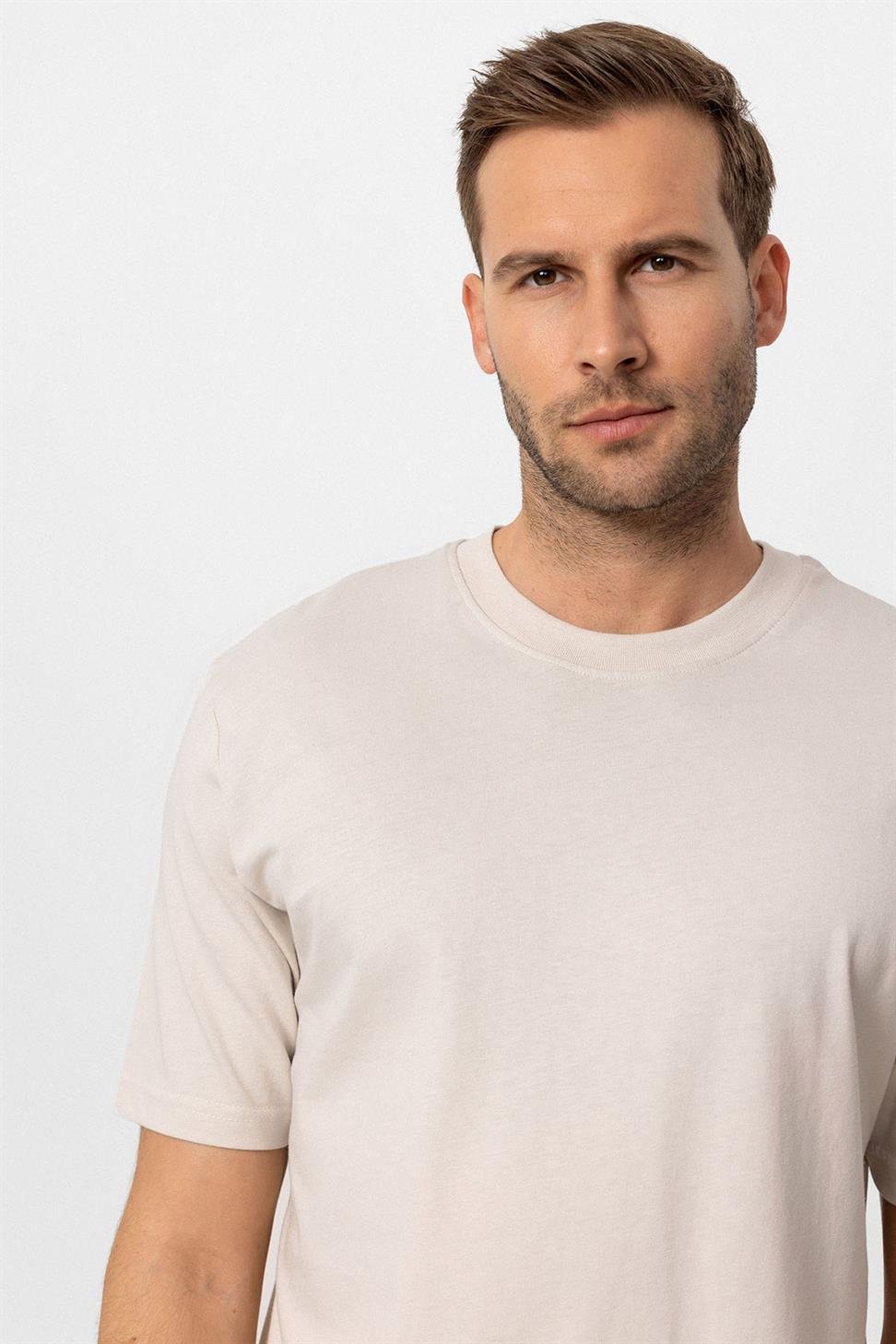 طاقم الرقبة الأساسية تي شيرت