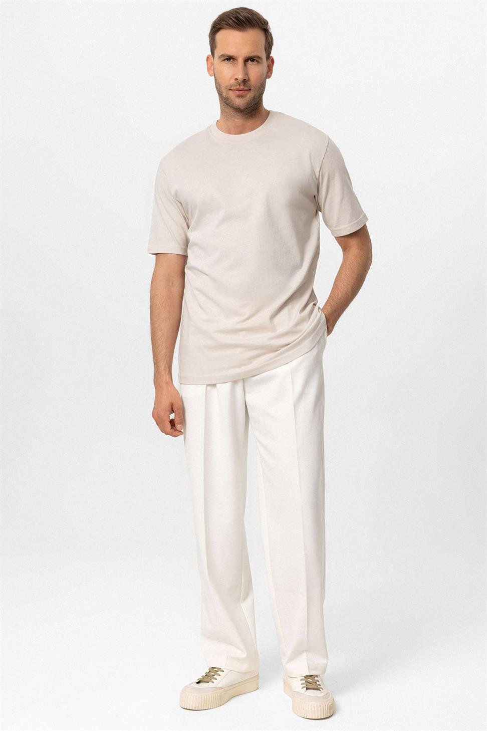 طاقم الرقبة الأساسية تي شيرت