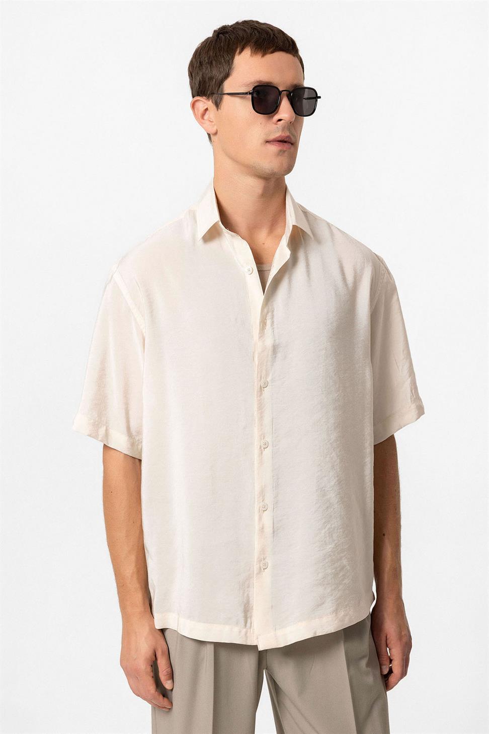 قميص رجالي بأكمام قصيرة مكشوف الأكمام