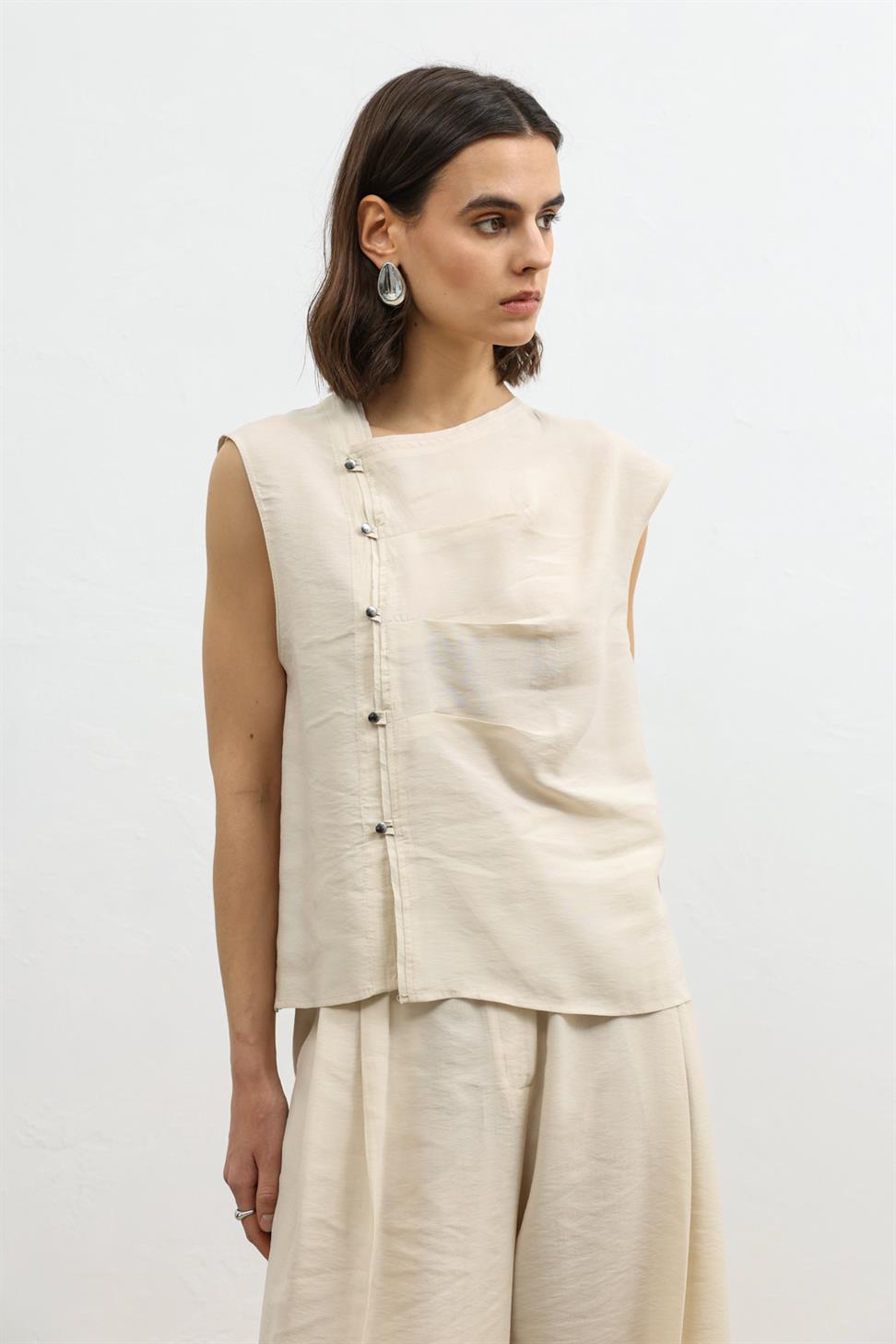 بلوزة نسائية بأزرار من مزيج الليوسيل