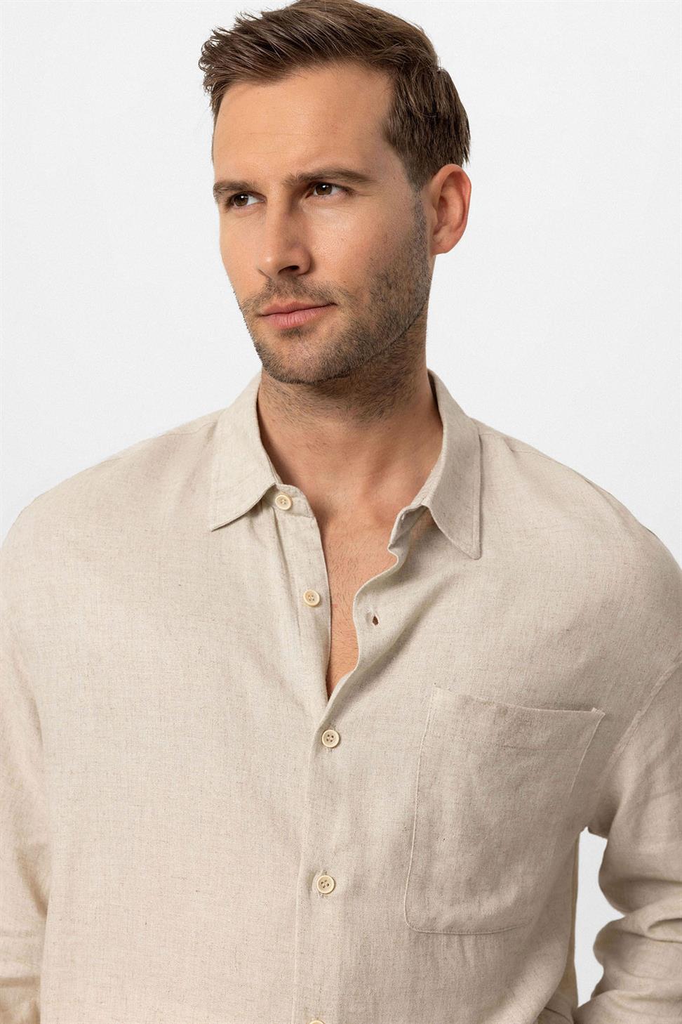 قميص رجالي بأكمام طويلة مكشوف الأكمام