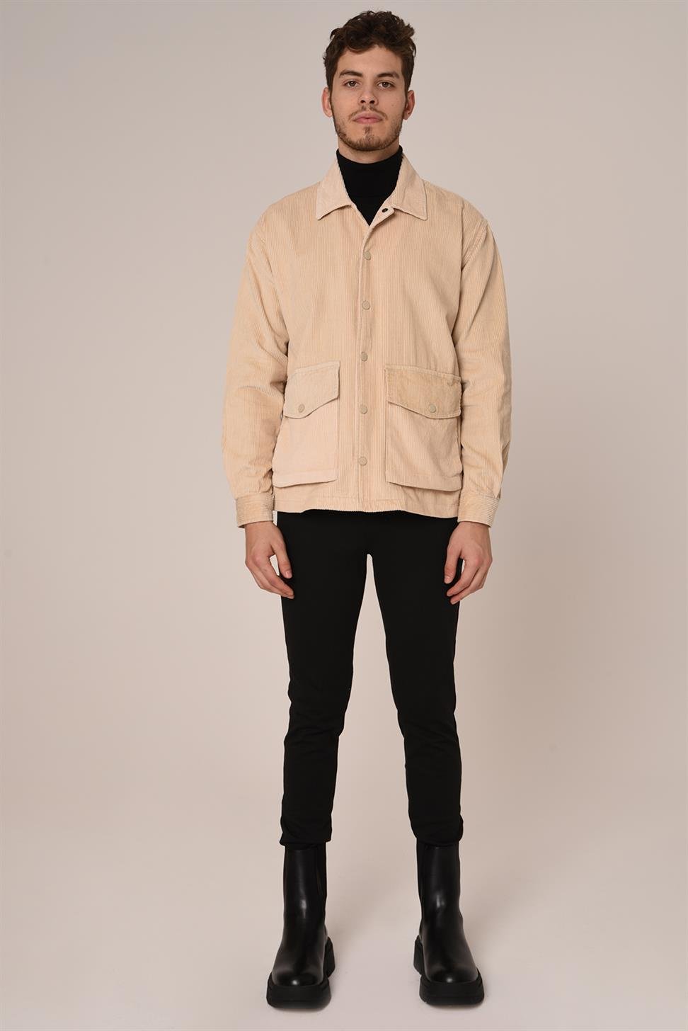 سترة قميص مخملية مع جيب للجيب