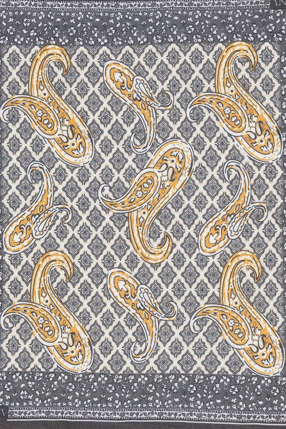 وشاح ملون منقوش بنقوش عرقية