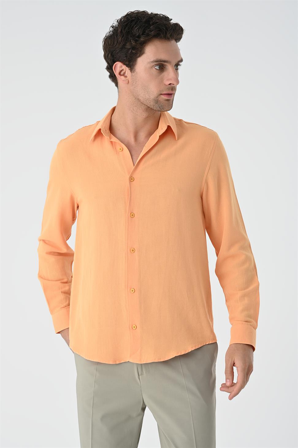 قميص كتان بأكمام طويلة