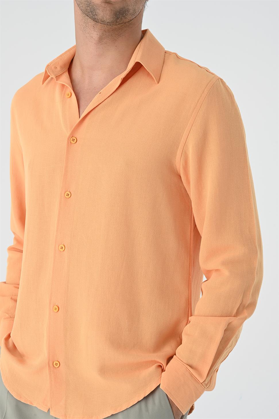 قميص كتان بأكمام طويلة