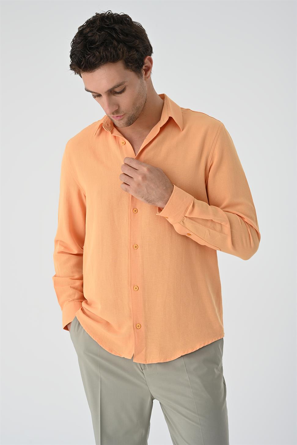 قميص كتان بأكمام طويلة