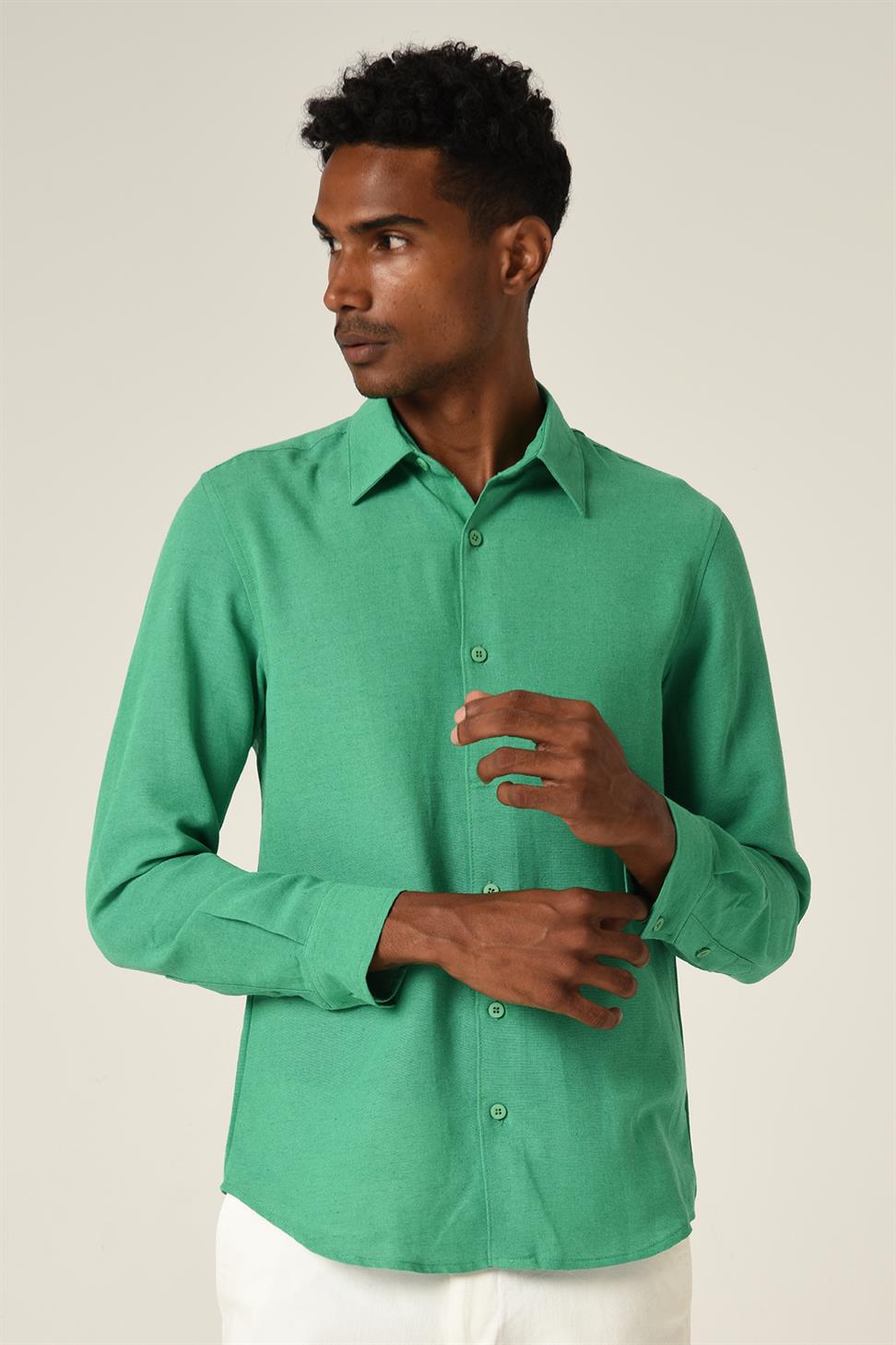 قميص كتان بأكمام طويلة