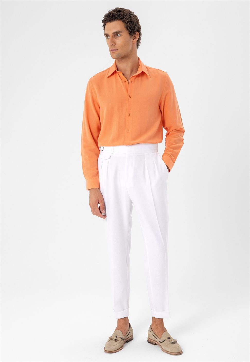 قميص كتان بأكمام طويلة