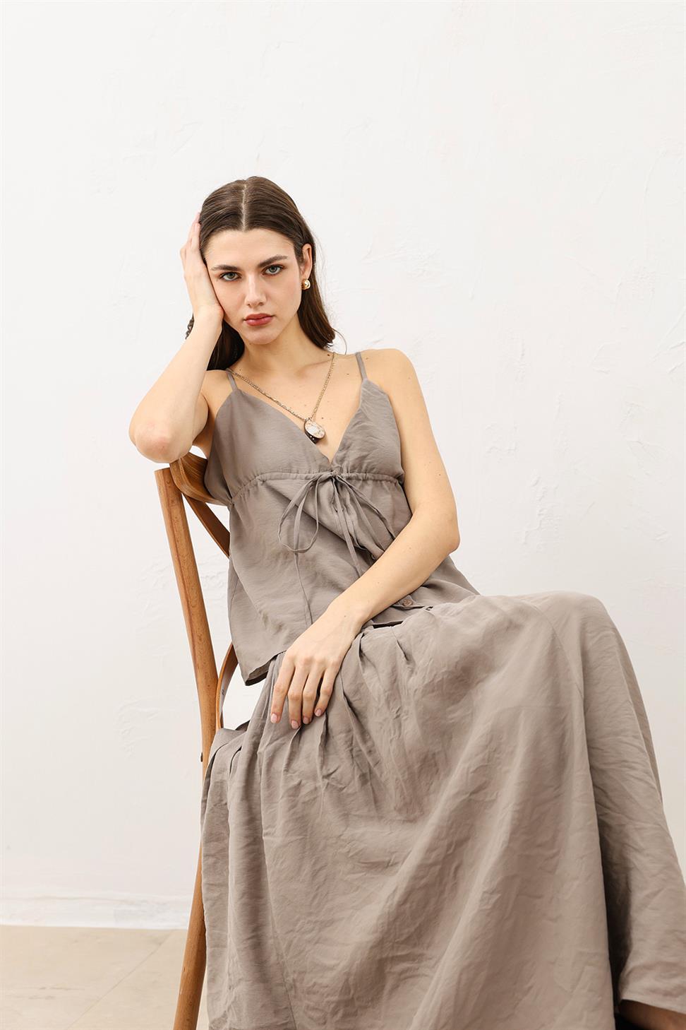 تنورة واسعة