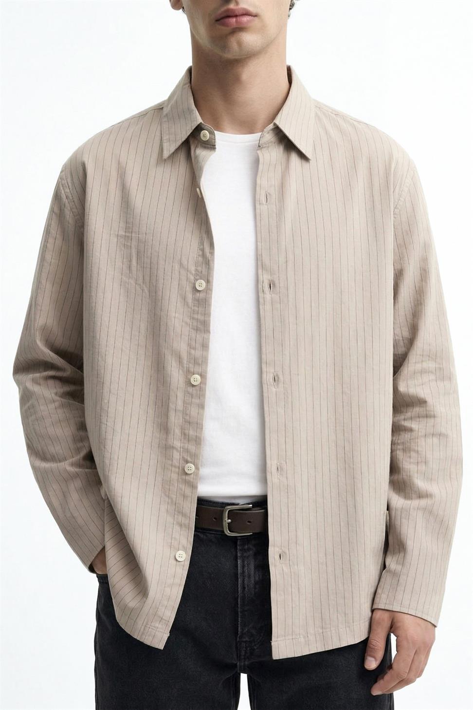 قميص رجالي مخطط بقصة فضفاضة