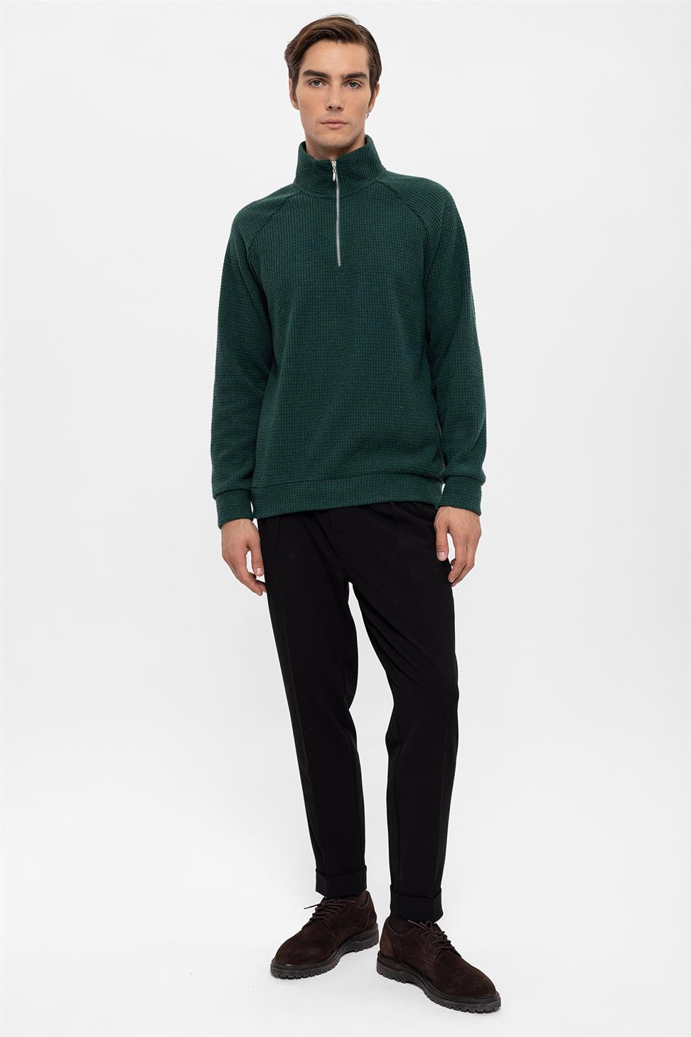 سترة رجالية ذات ياقة عالية بنصف سحاب