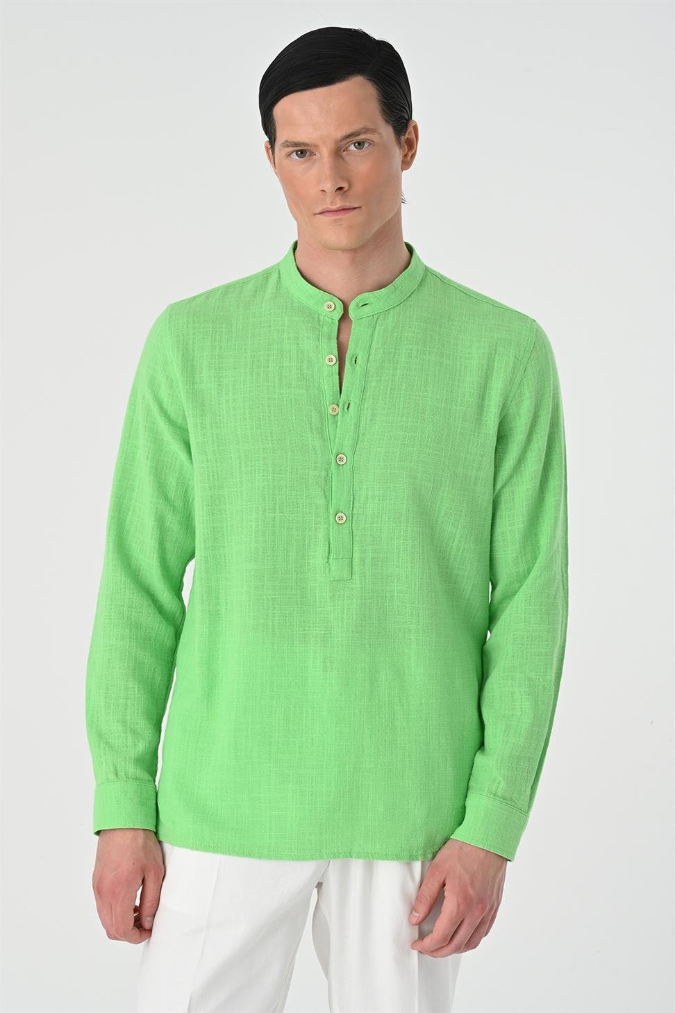 قميص رجالي ذو ياقة القاضي بإغلاق نصف بات