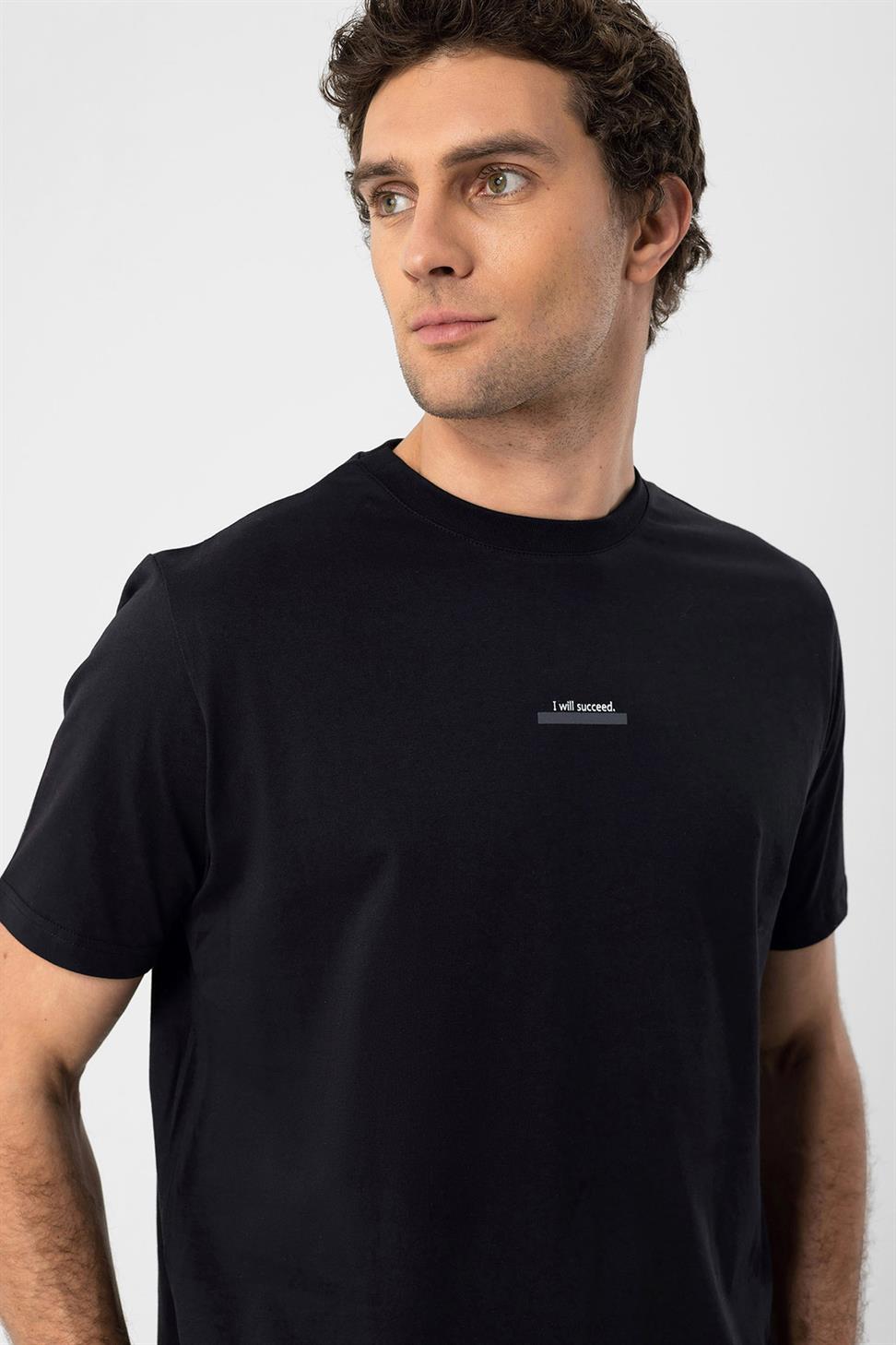 نص مفصل الرجال تي شيرت