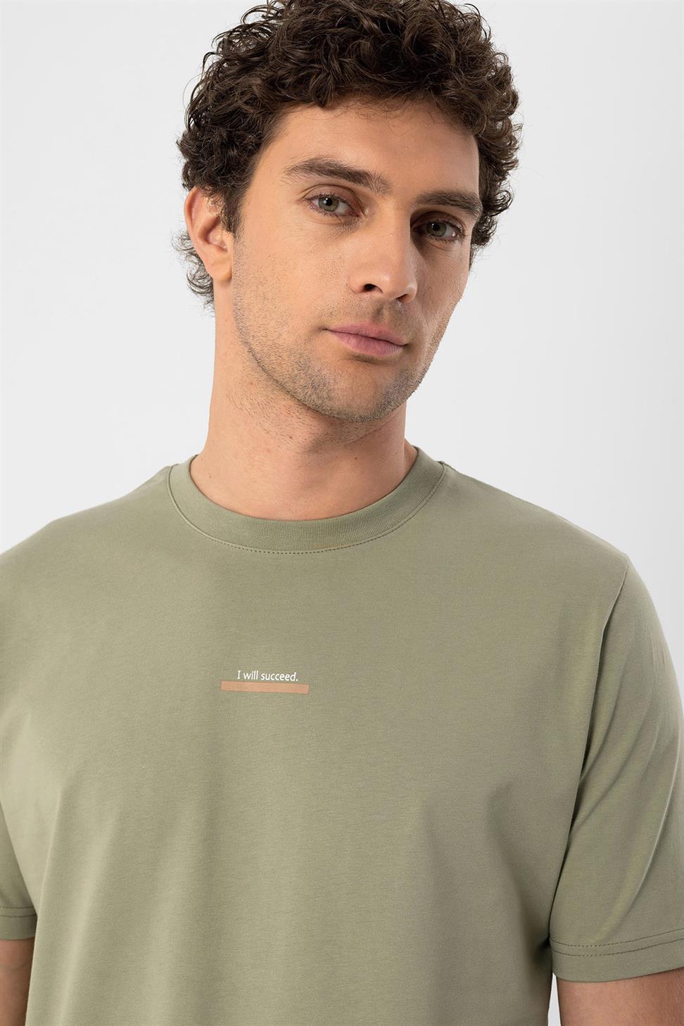 نص مفصل الرجال تي شيرت