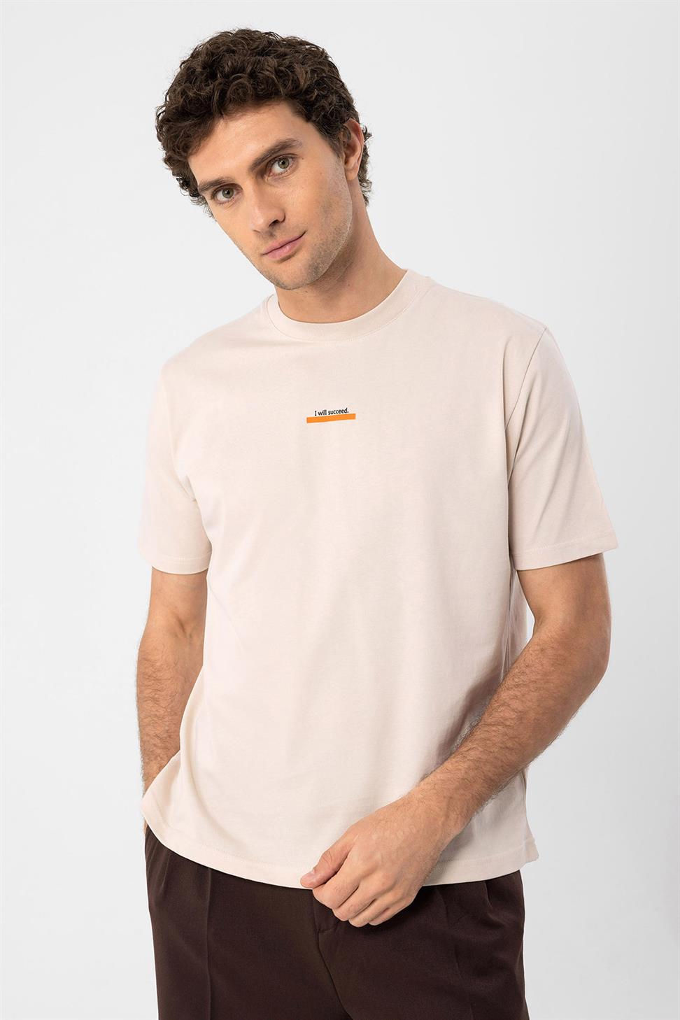 نص مفصل الرجال تي شيرت