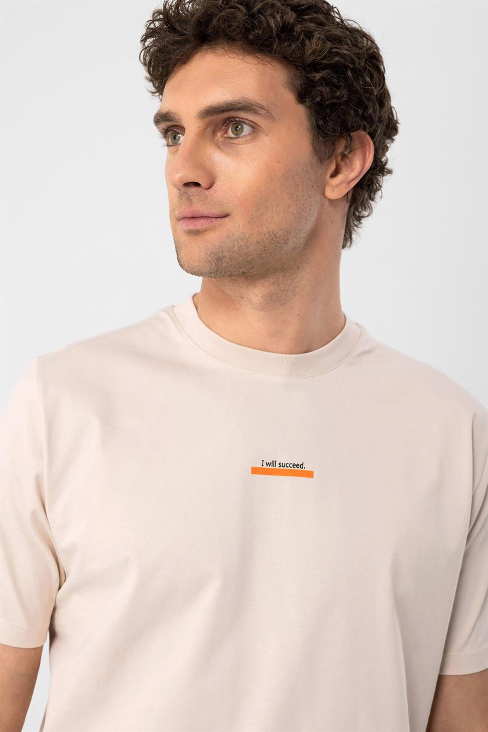 نص مفصل الرجال تي شيرت