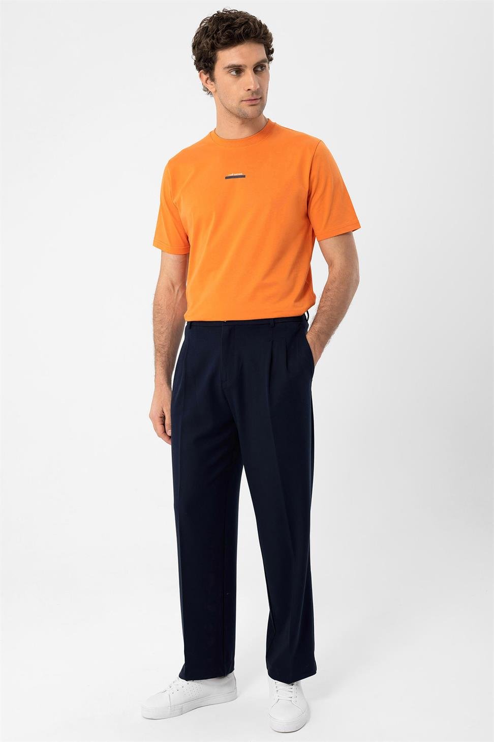 نص مفصل الرجال تي شيرت