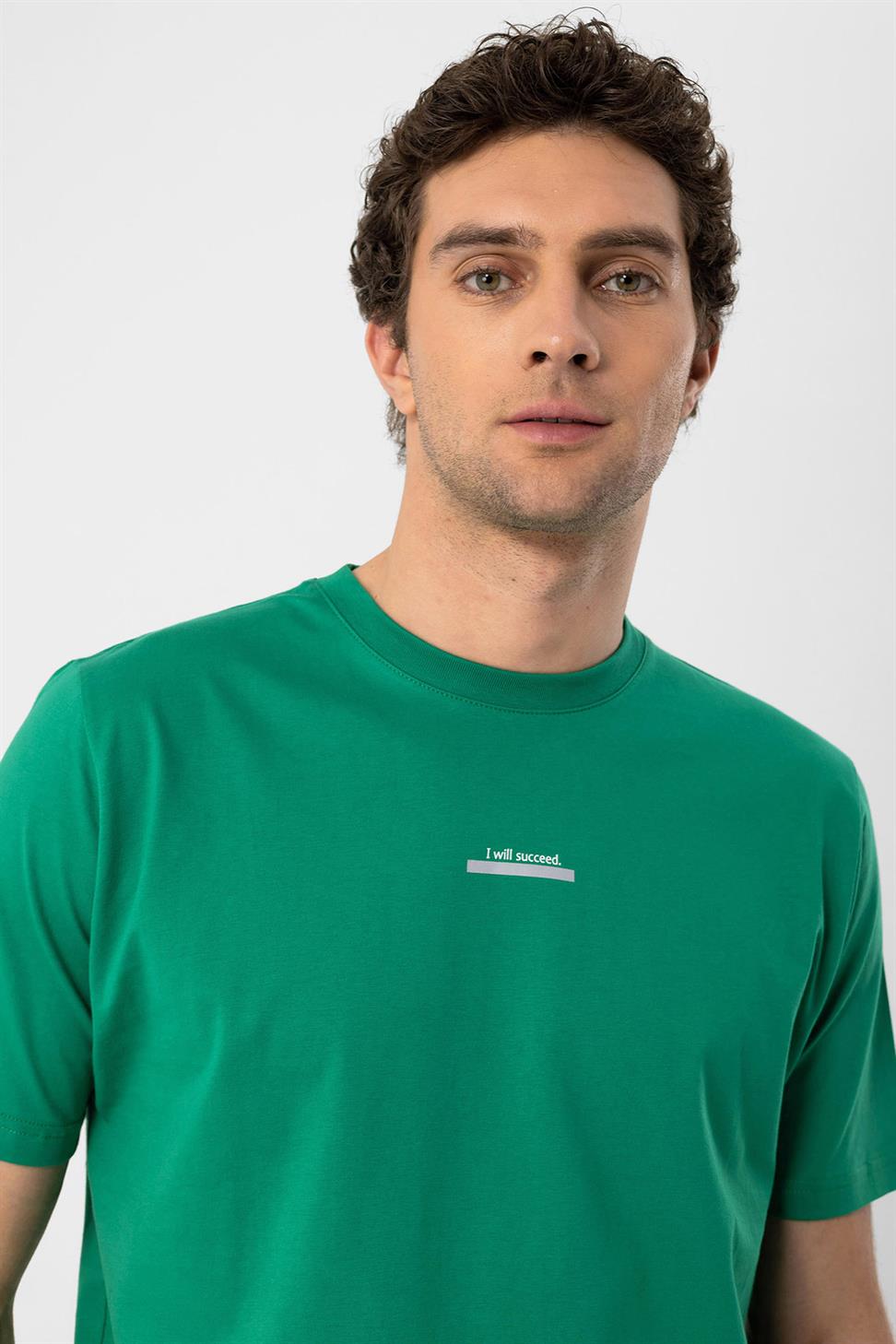 نص مفصل الرجال تي شيرت