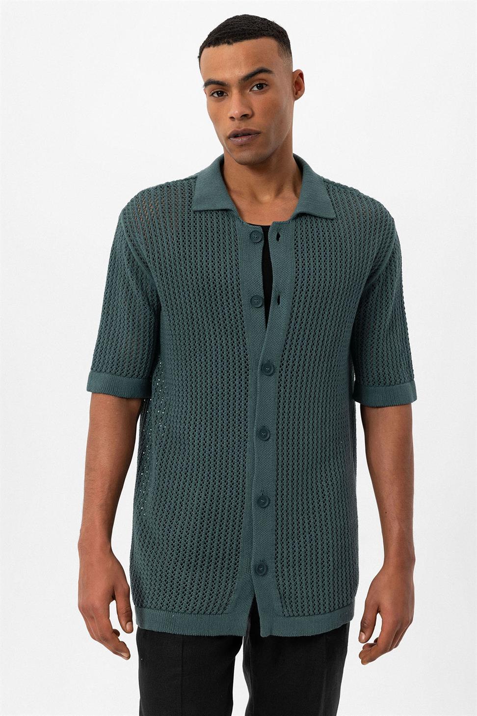 قميص رجالي مخرم بأكمام قصيرة مخرم