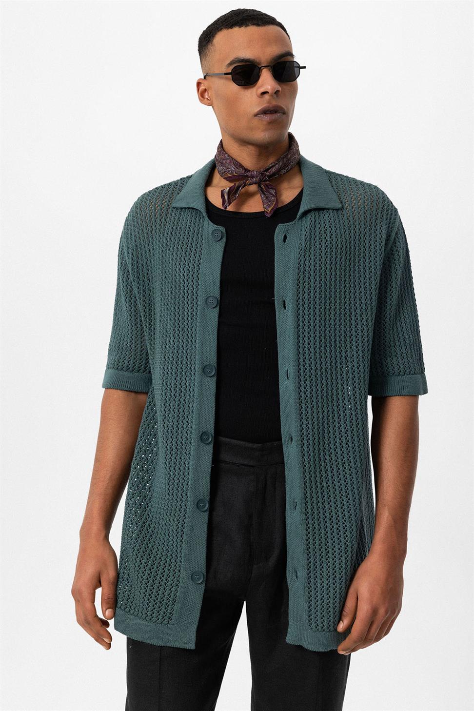 قميص رجالي مخرم بأكمام قصيرة مخرم