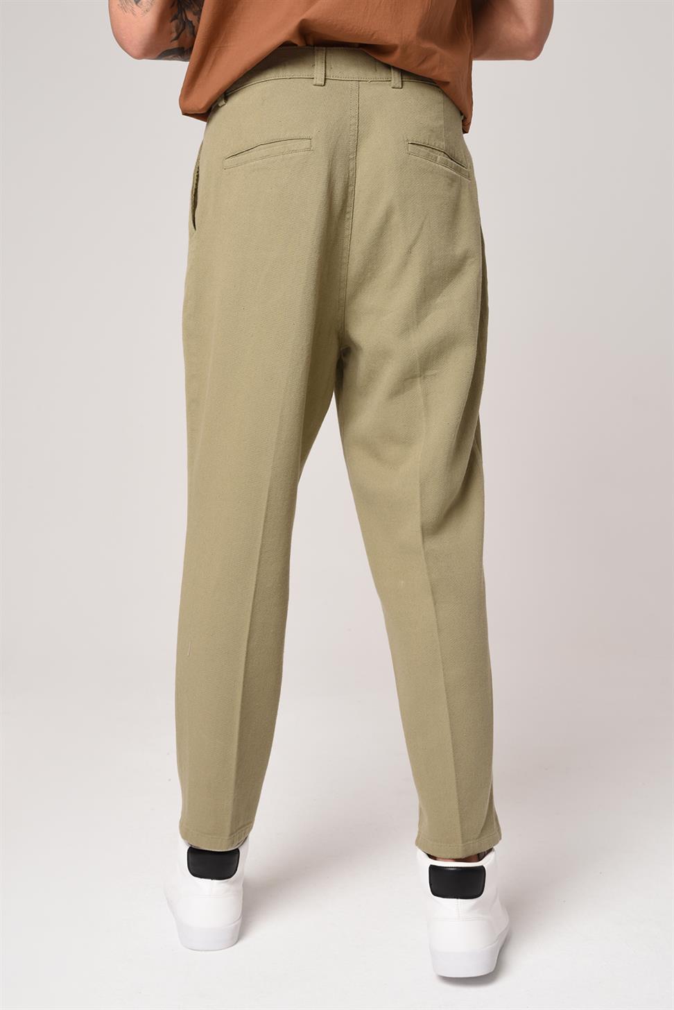 سروال عالي الخصر (صديقها).