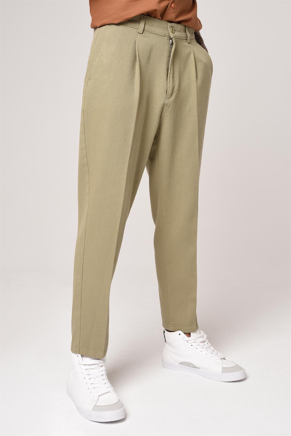 سروال عالي الخصر (صديقها).