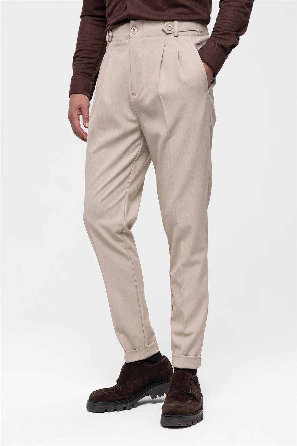 بنطلون قماش عالي الخصر (صديقها) مطوي