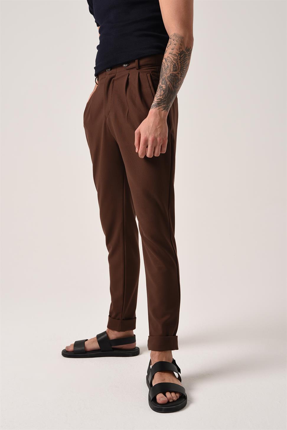 بنطلون قماش عالي الخصر (صديقها) مطوي